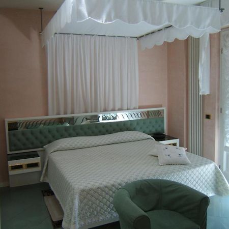 Hotel Matilde Marina di Massa Quarto foto