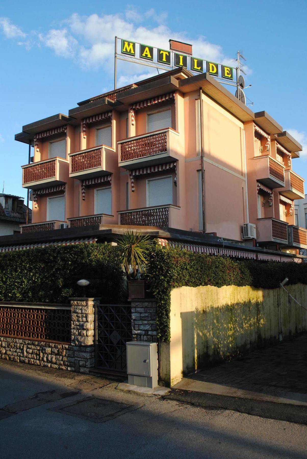 Hotel Matilde Marina di Massa Exterior foto